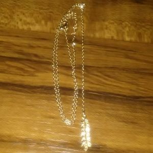 Rue 21 NWOT Leaf Necklace